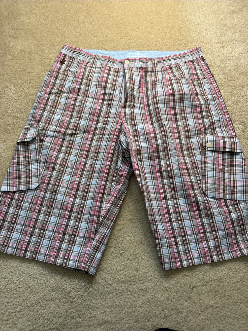 Rocawear Men’s Plaid Cargo Shorts in Brown & Pink